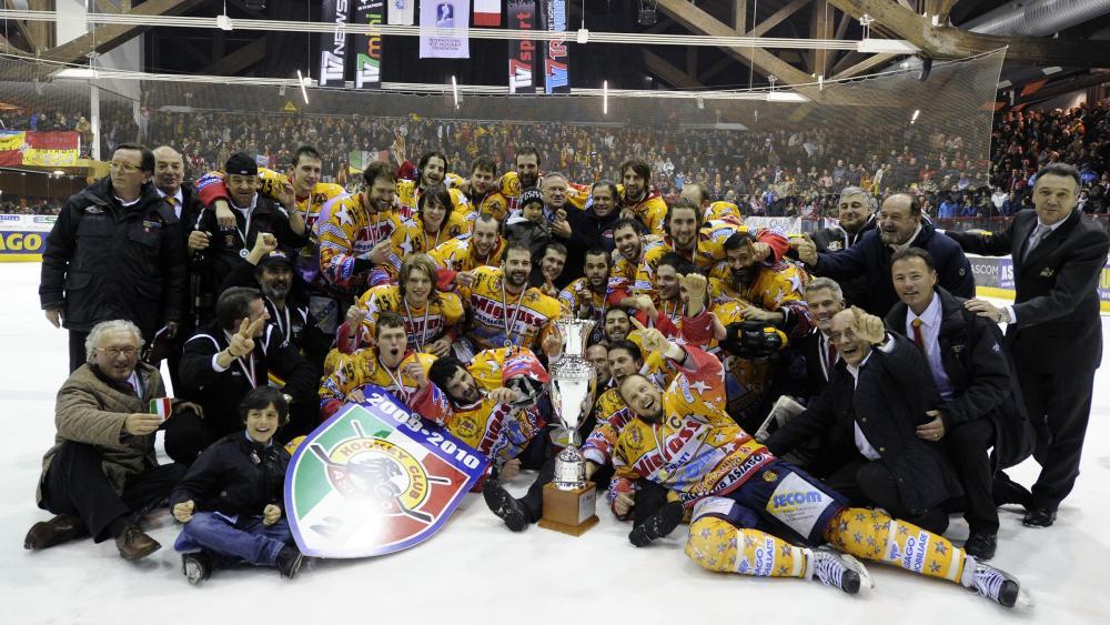 The 2010 Italian ice hockey champions HC Asiago captain John Parco with the championship trophy
