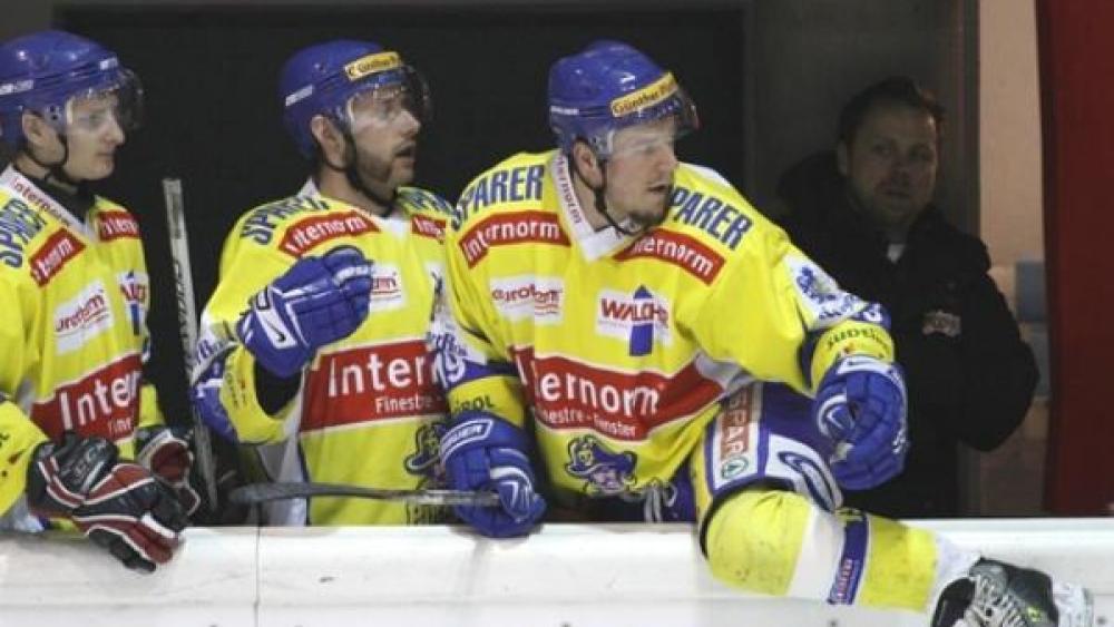 Torschütze Peter Campbell (rechts)