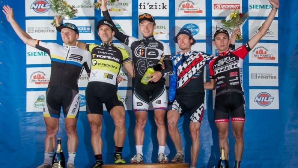 Podium du vainqueur de l'année dernière