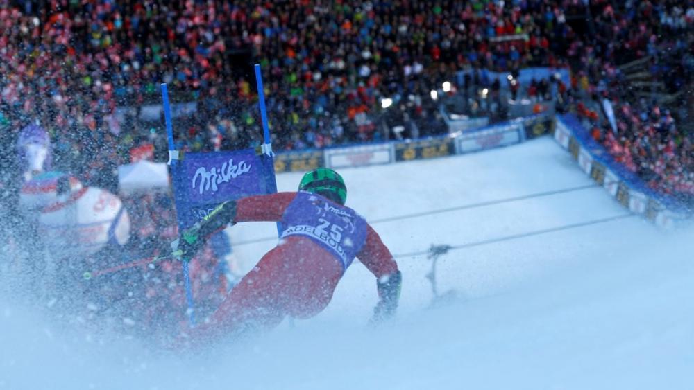 Florian Eisath bei der Einfahrt in den Zielhang (Pentaphoto)