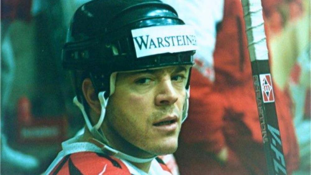 Gaetano Orlando
Paolo Casciaro (dritter v.r.) und anderer Eishockey-Größen während dem Gates Orlando Day in der Eiswelle (Foto Pattis)