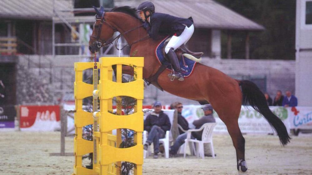 Für Melanie Gruber scheint im Augenblick kein Hinderniss zu hoch.
Melanie Gruber auf ihrem Pferd Quiberon W.