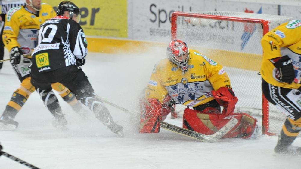 Kevin Desfosses feierte gegen Pontebba sein Serie-A-Debüt (Foto I. Foppa)
Andrea Ambrosi und Jonas Johannson (M. Pattis)
Thomas Pichler und Rob Sirianni (Gillemon)
Ryan Ginand brachte Adam Dennis mehrfach in Bredouille (O. Brunner)