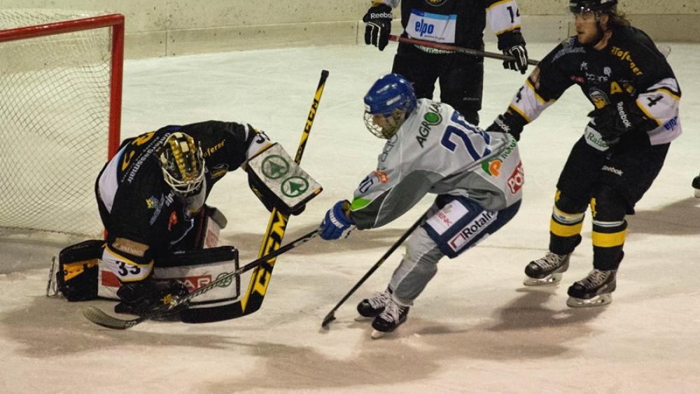 Philipp Kosta stellte sich der Frogs-Offensive immer wieder in den Weg (Foto: R. Terzer)