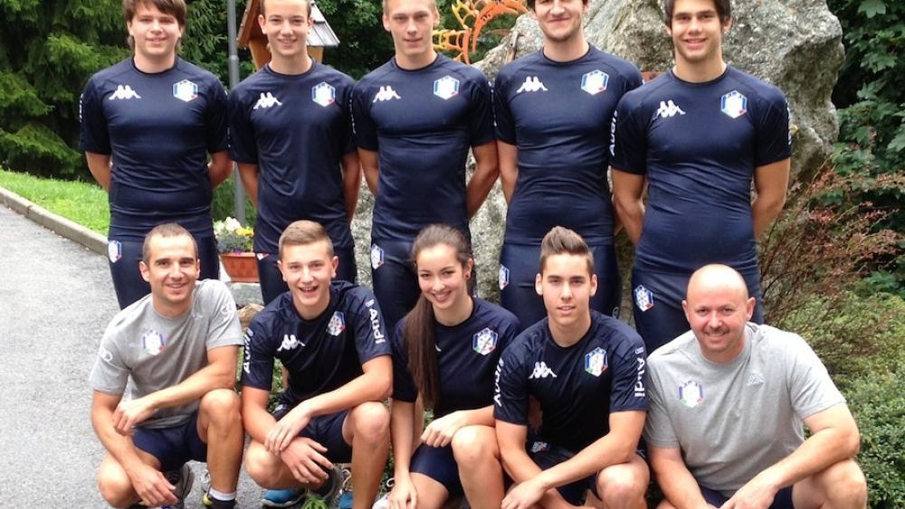 Les jeunes lugeurs locaux au camp d'entraînement en Vallée d'Aoste