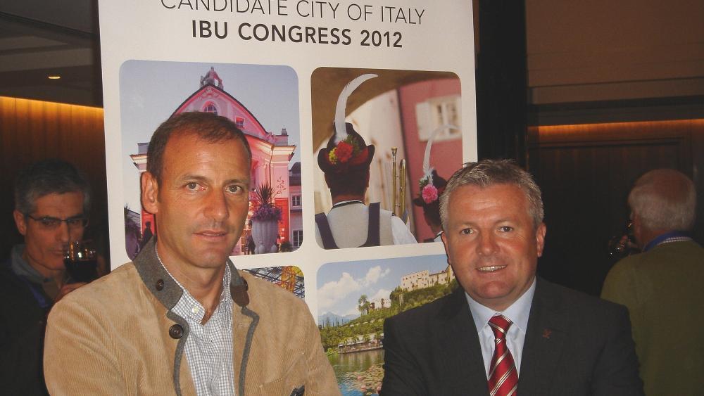 Hubert Leitgeb und Gottlieb Taschler beim IBU-Kongress in St. Petersburg
