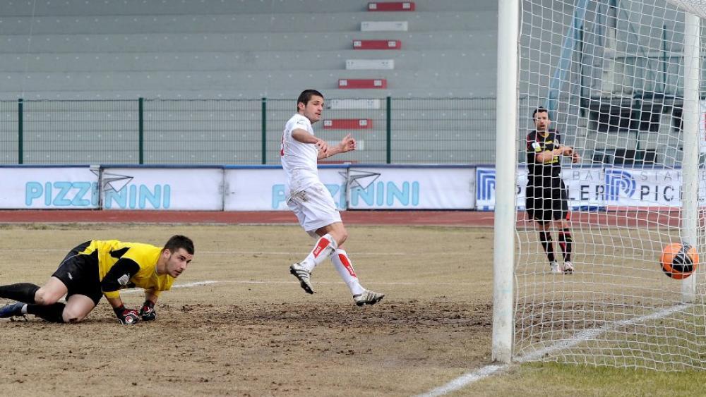 Mattia Marchi erzielte die zwischenzeitliche FCS-Führung (Fotos M. Pattis)
Abwehrspieler Luca Franchini feierte sein Debüt im weiß-roten Trikot.