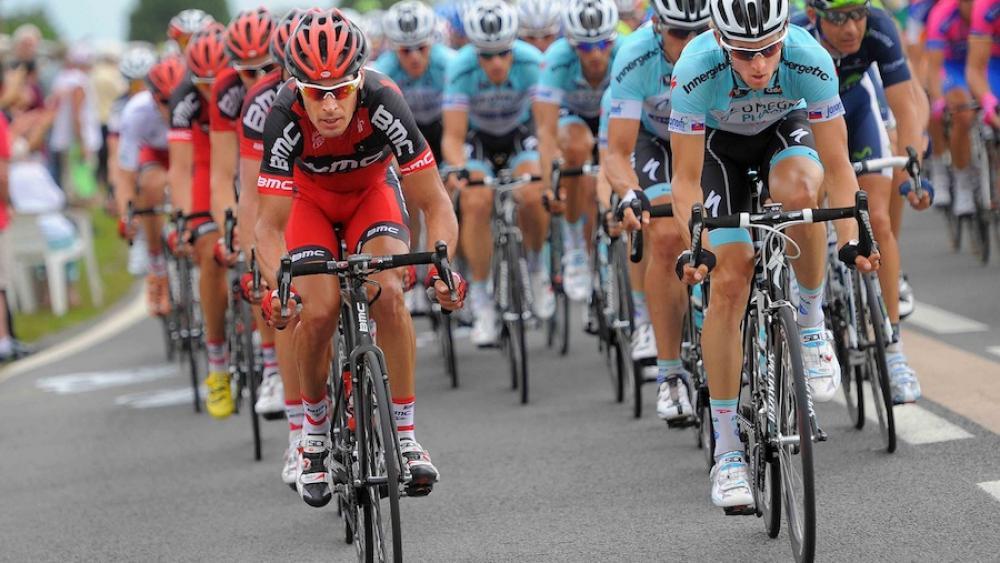 Manuel Quinziato conduit en noble assistant de son collègue de BMC Cadel Evans (photo T. de Waele)