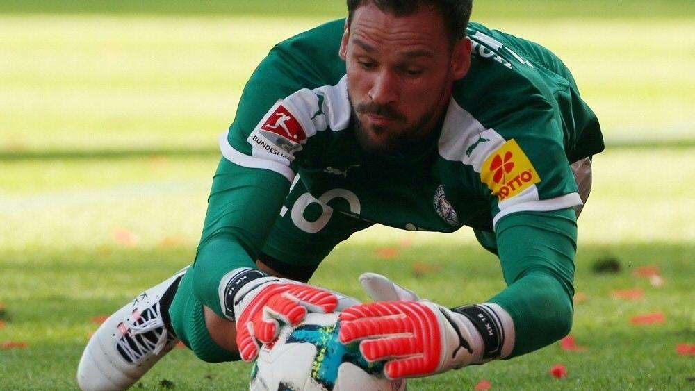 Kenneth Kronholm extends his stay in Kiel until 2021 © PIXATHLON/SID