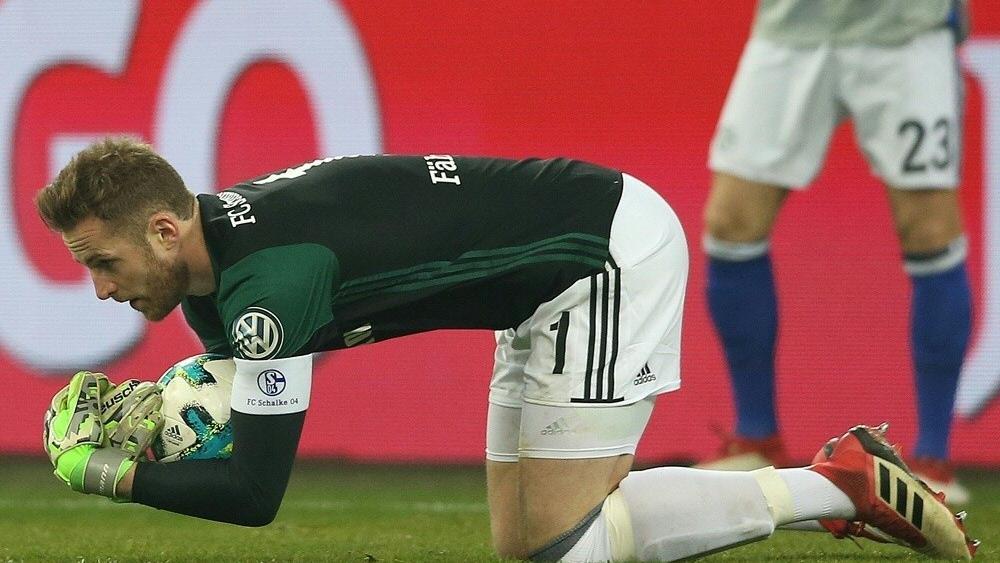 Leistete sich erneut einen Patzer: Ralf Fährmann © FIRO/SID