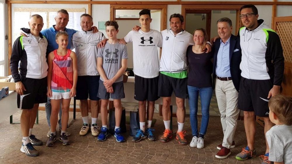 Luca Frediani und Finja Steiner (1. und 2. v.l.) stachen hervor.