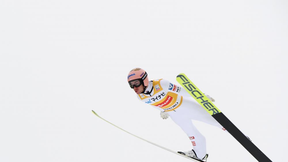 Stefan Kraft flew away alone. © APA/afp / CHARLY TRIBALLEAU
