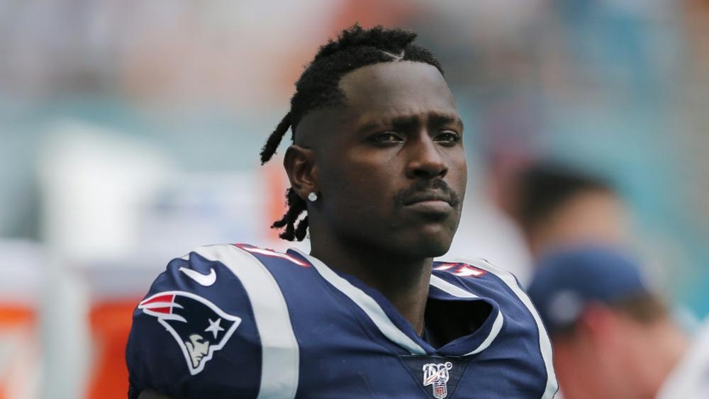 Brown hat beim Brady-Team unterschrieben © SID / MICHAEL REAVES