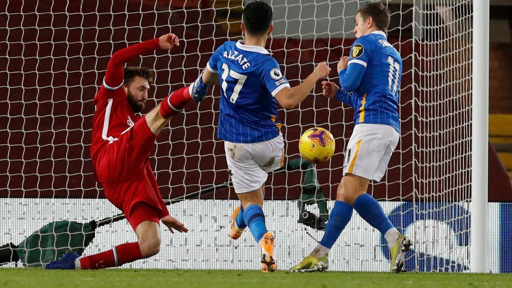 Brighton & Hove Albion (en bleu) ont gagné à Anfield. © APA/afp / PHIL NOBLE