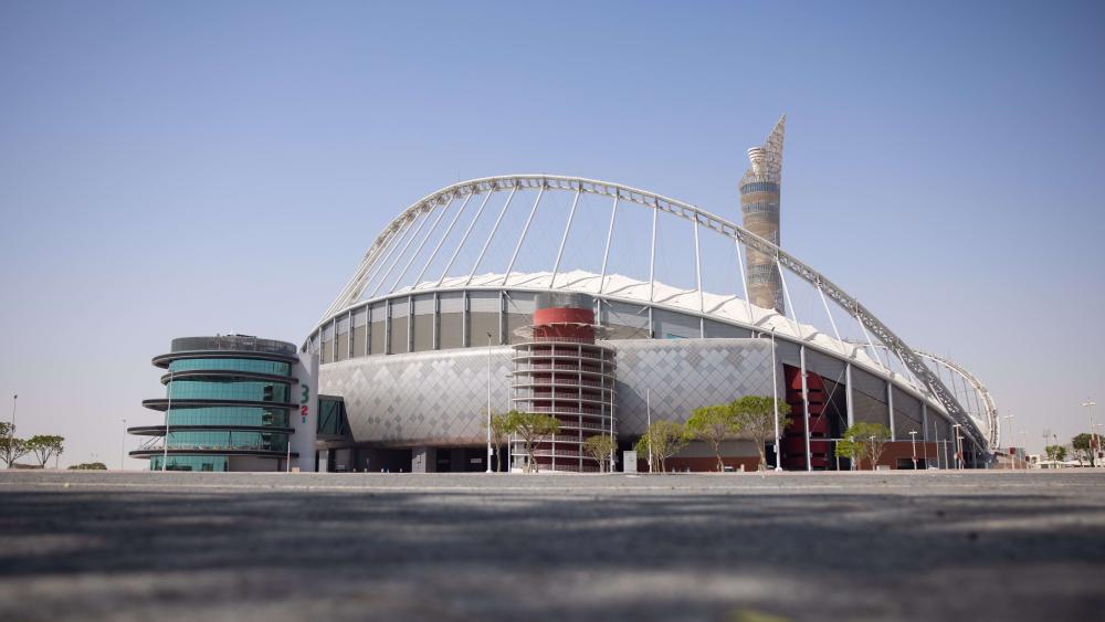 Bald beginnt die WM in Katar. Im Bild, das Stadion von Al Rayyan. © dpa-tmn / Christian Charisius