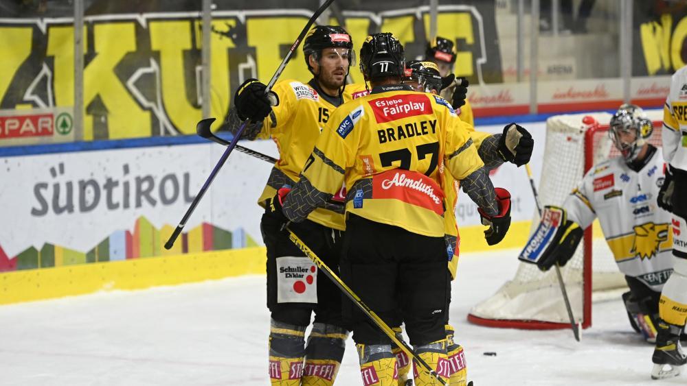 Die Vienna Capitals (in schwarz-gelb) ließen den HC Pustertal nicht den Hauch einer Chance. © I. Foppa/HC Pustertal