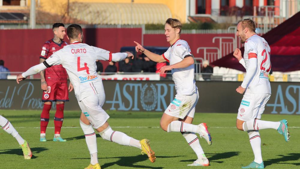 Hans Nicolussi Caviglia (Bildmitte) erzielte die Südtiroler Führung. © Felice Calabro' / Felice Calabrò