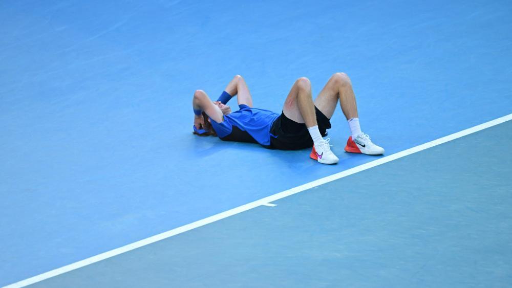 Andrey Rublev steht im Viertelfinale. © APA/afp / MANAN VATSYAYANA