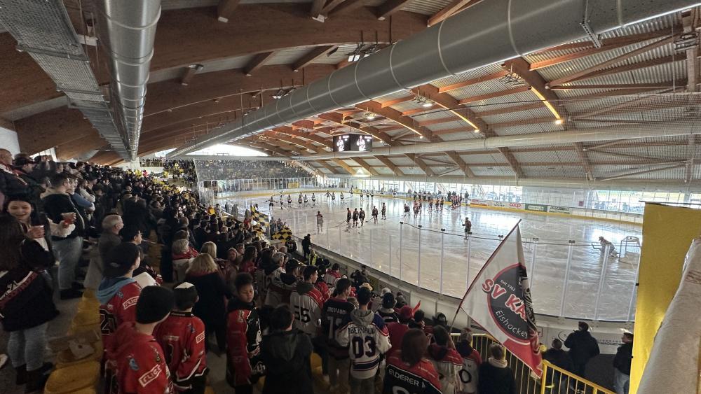 Rund 100 Kalterer Fans fuhren nach Varese, doch am Ende gab es eine bittere Niederlage. © Manfred Sinn