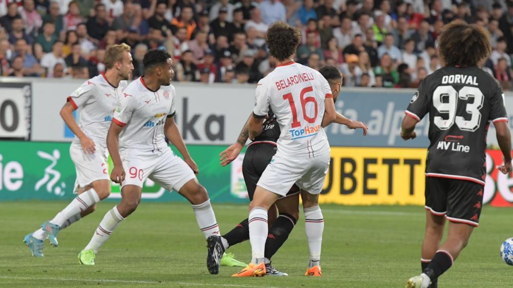 Belardinelli, Odogwu and Tait fight with the FCS against Bari. © DLife