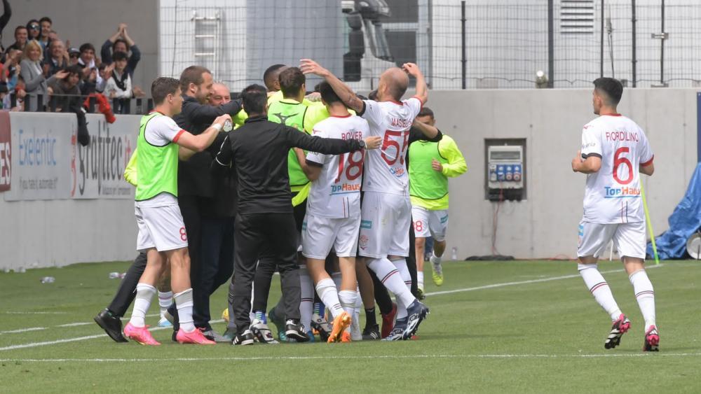 Der FCS bejubelt den Ausgleich. © DLife