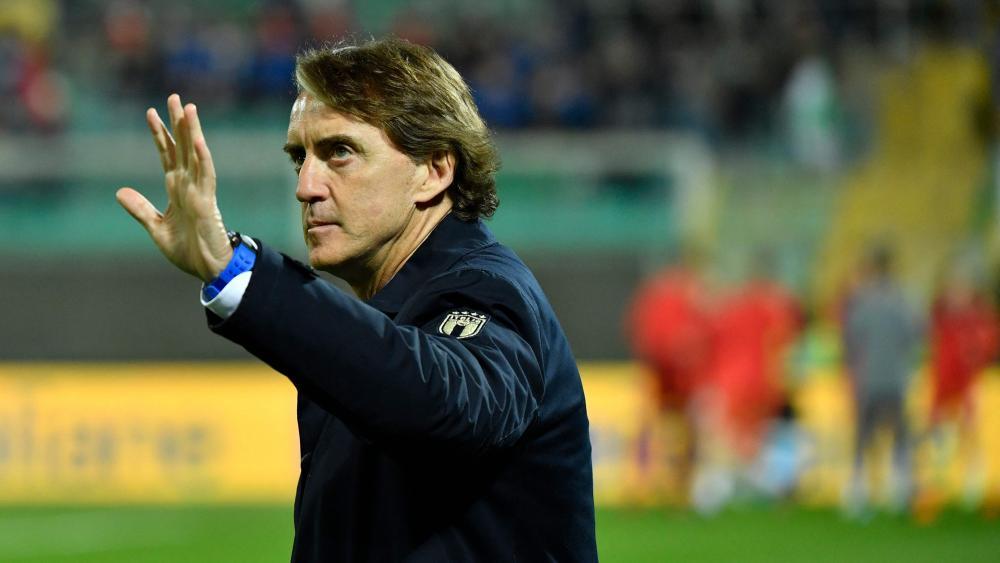 Paukenschlag Mancini Wirft Die Flinte Ins Korn Nationalteams 