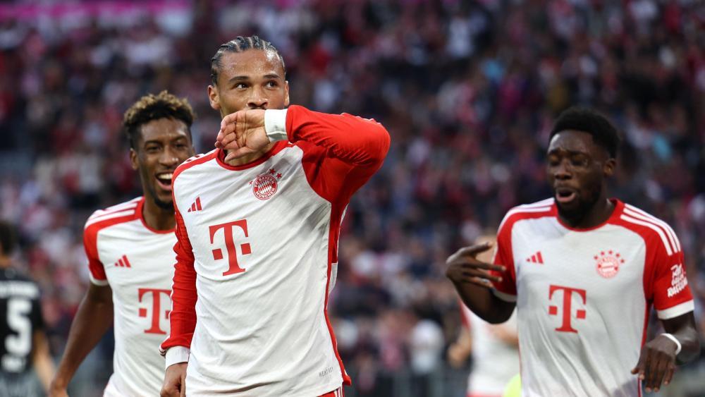Leroy Sané (devant) et Kinglsey Coman (arrière gauche) ont mené le Bayern à la victoire. © ANSA / Anna Szilagyi