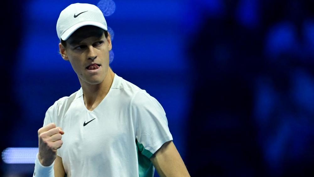Jannik Sinner hat wieder jeden Grund zum Jubeln. © APA/afp / TIZIANA FABI