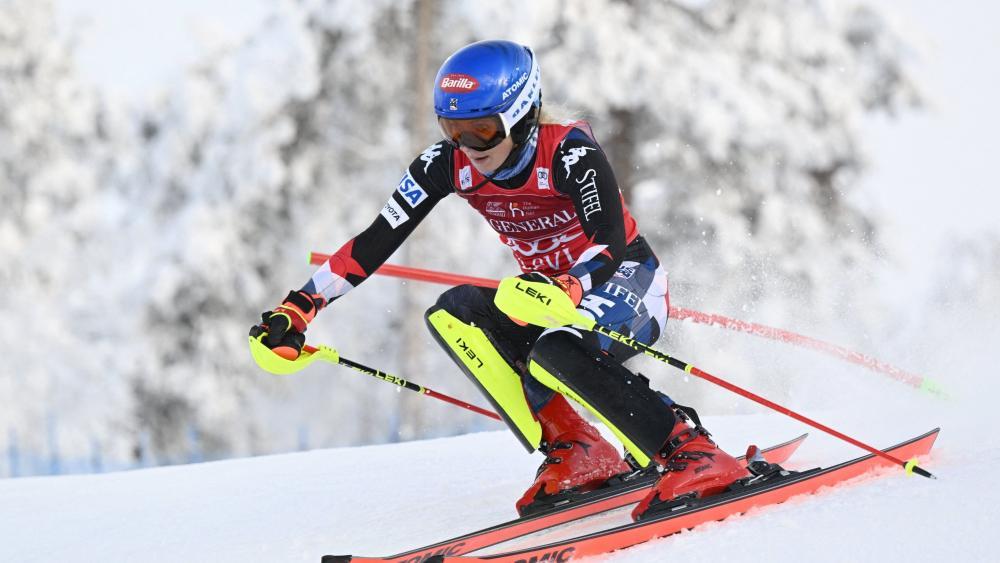 Mikaela Shiffrin konnte bereits 6 Mal in Levi gewinnen, nach dem 1. Lauf am Samstag lauert sie auf dem 3. Rang. © APA/afp / VESA MOILANEN