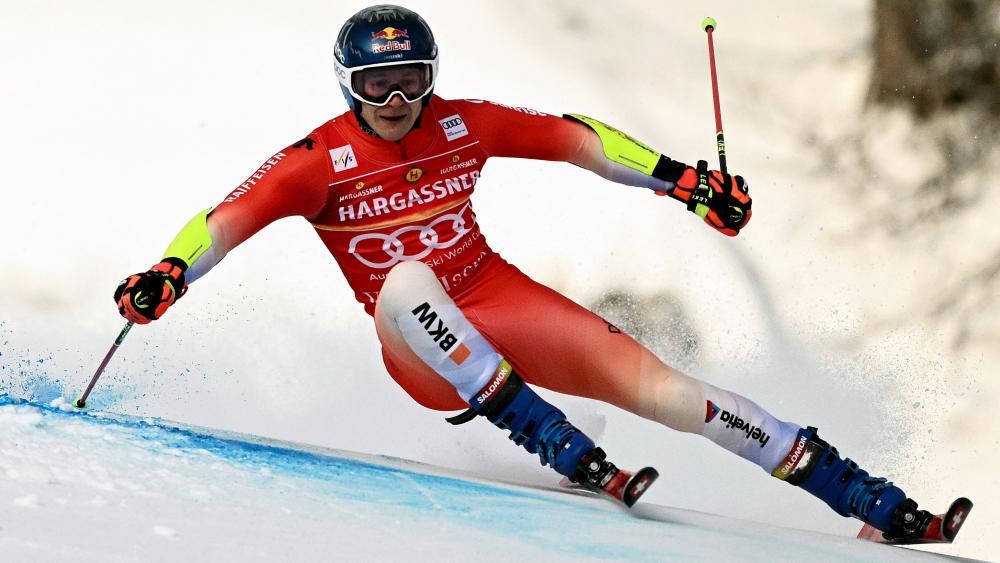Marco Odermatt liegt nach dem 1. Lauf in Führung. © APA/afp / JEFF PACHOUD