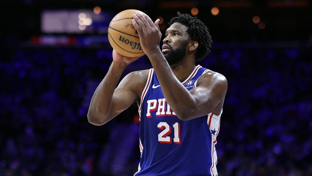 Joel Embiid machte 70 Punkte. © APA / TIM NWACHUKWU