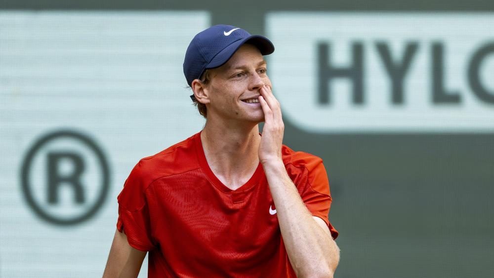 Jannik Sinner greift in Wimbledon an. © dpa / David Inderlied