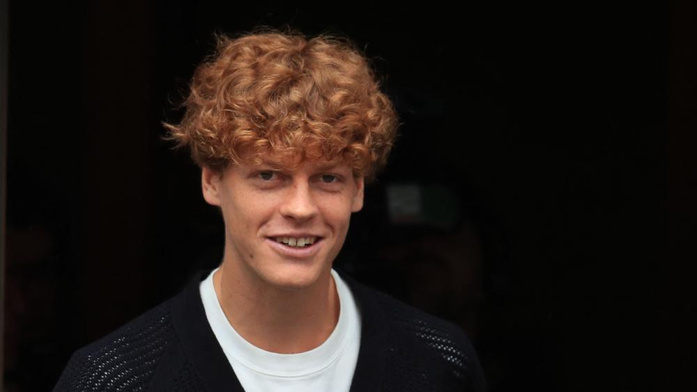 Jannik Sinner ist in aller Munde. © APA/afp / PIERRE TEYSSOT