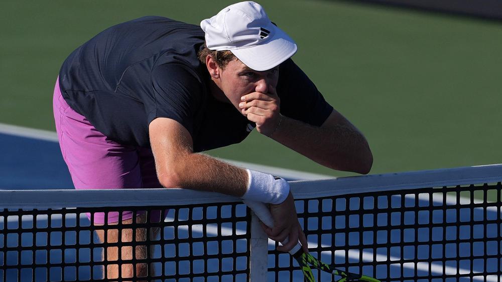 Alex Michelsen sorgte für ein No-Go im Tennis. © APA / GRANT HALVERSON