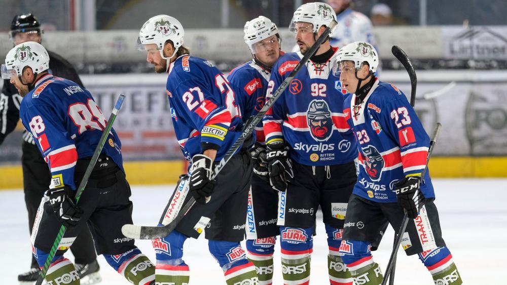 Julian Kostner (right) leads Ritten onto the ice again this year. © Photo Max Pattis