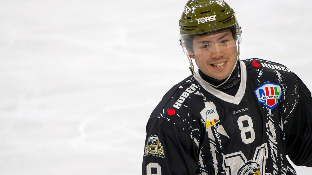 Riku Ishida is the first Japanese ever to earn his living playing ice hockey in Merano. © BK Photo