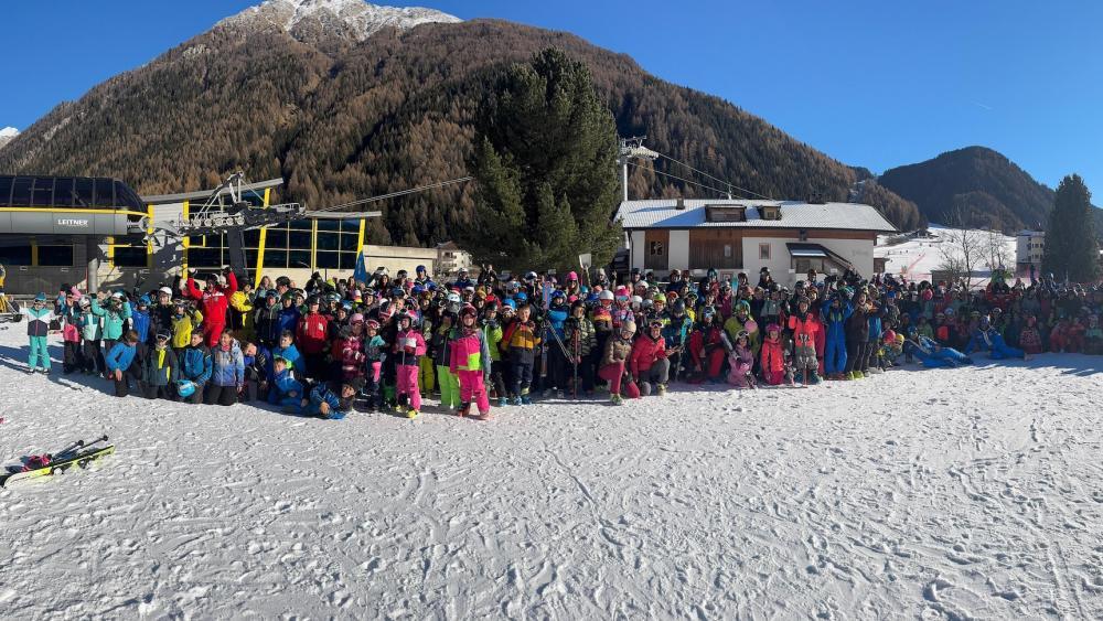 Hunderte Kinder nahmen an der Veranstaltung teil. © FISI