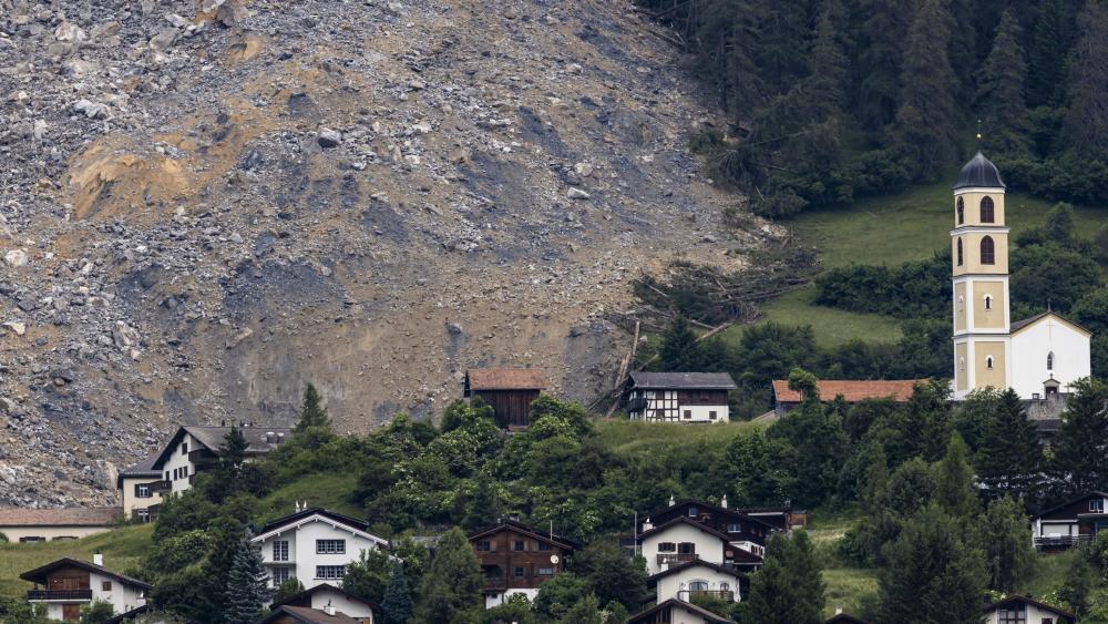 Neben-dem-WM-Ort-Hier-verlieren-Menschen-Haus-und-Hof