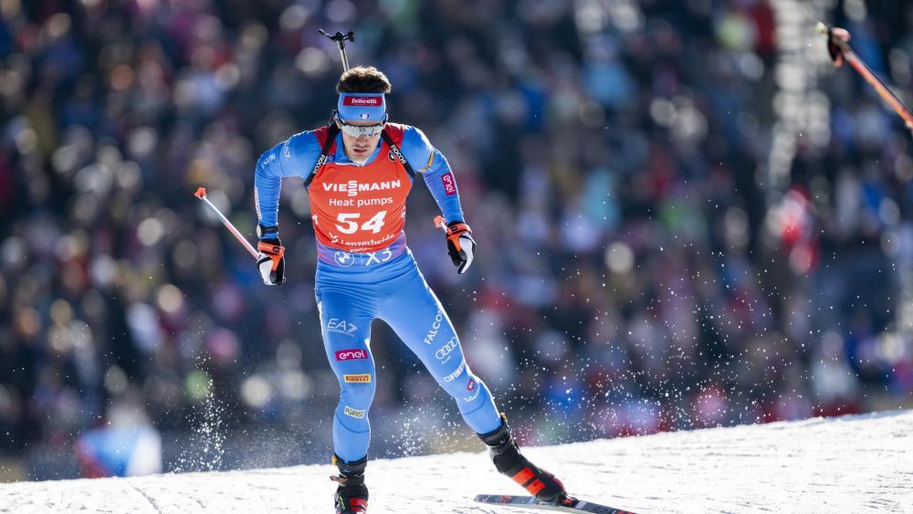 Tommaso Giacomel greift in der Verfolgung an. © ANSA / GIAN EHRENZELLER