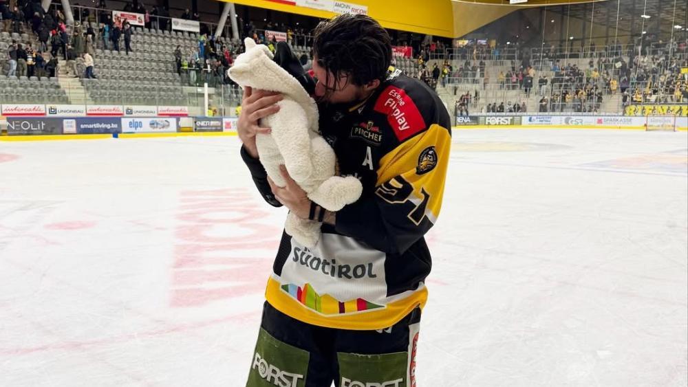 Seit kurzem ein stolzer Vater: Pustertals Assistenzkapitän Alex Petan. © privat