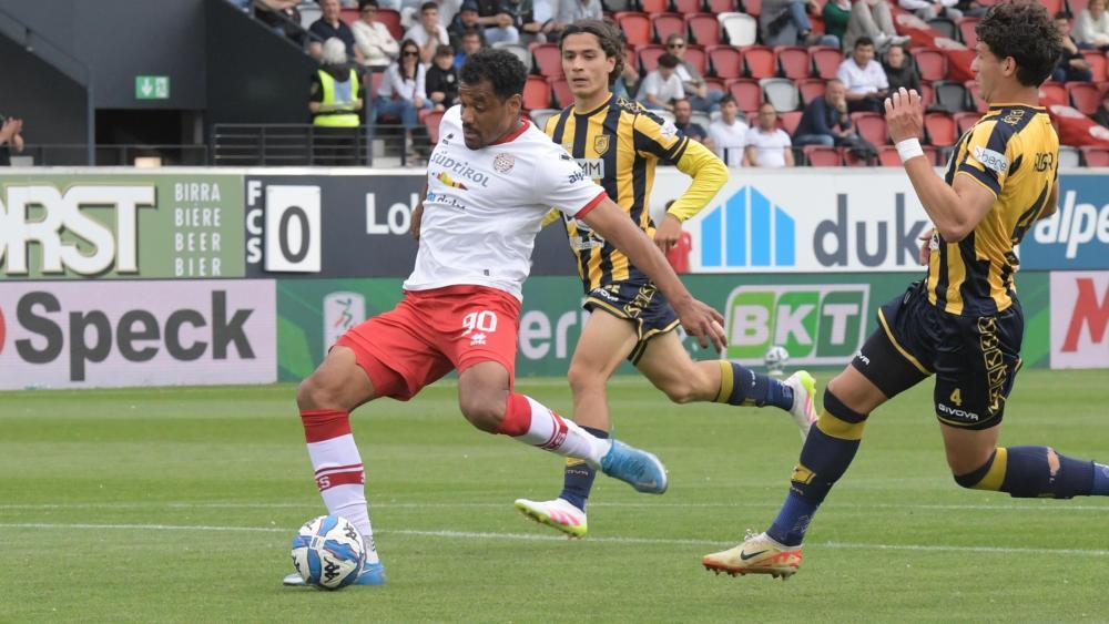 Hier trifft Raphael Odogwu zur FCS-Führung.