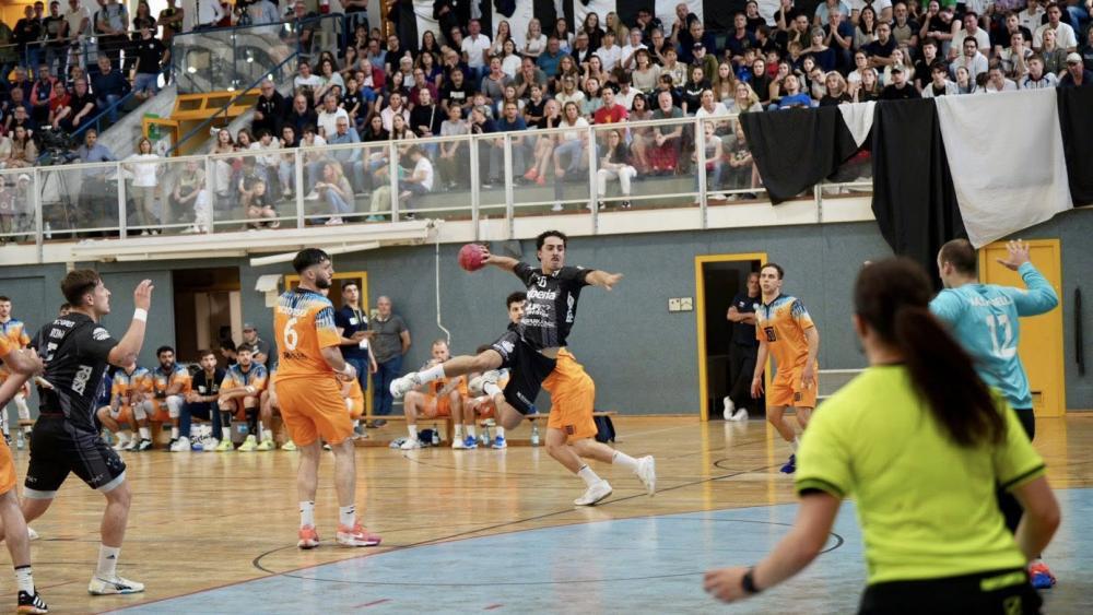 Die Black Devils bauen auf die Unterstützung einer rappelvollen Halle. © Karin Larcher