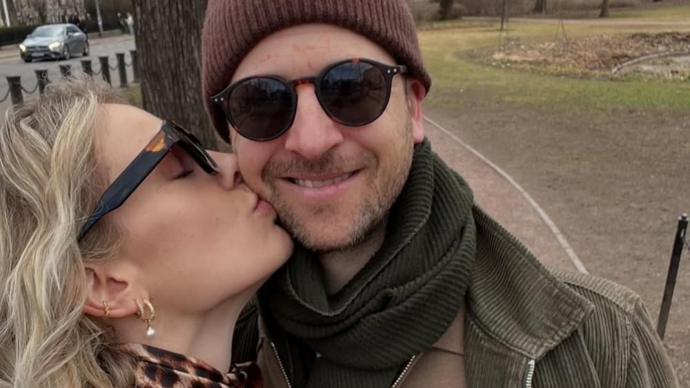 Eine Ex-Skifahrerin ist Hals über Kopf verliebt. © Instagram