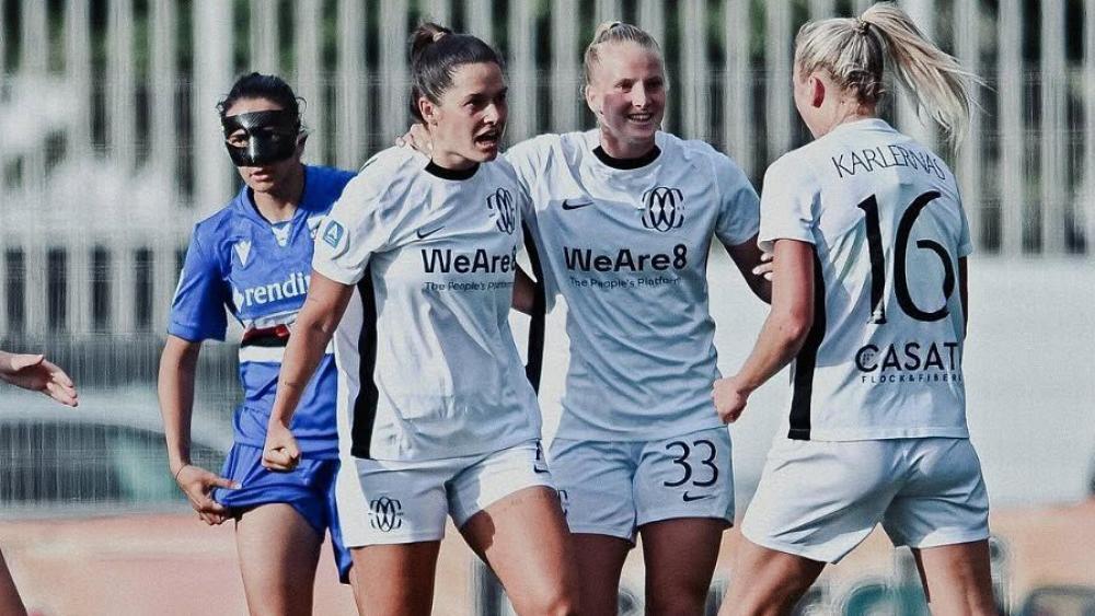 Nadine Nischler (links) erzielte einen Doppelpack. © Como Women