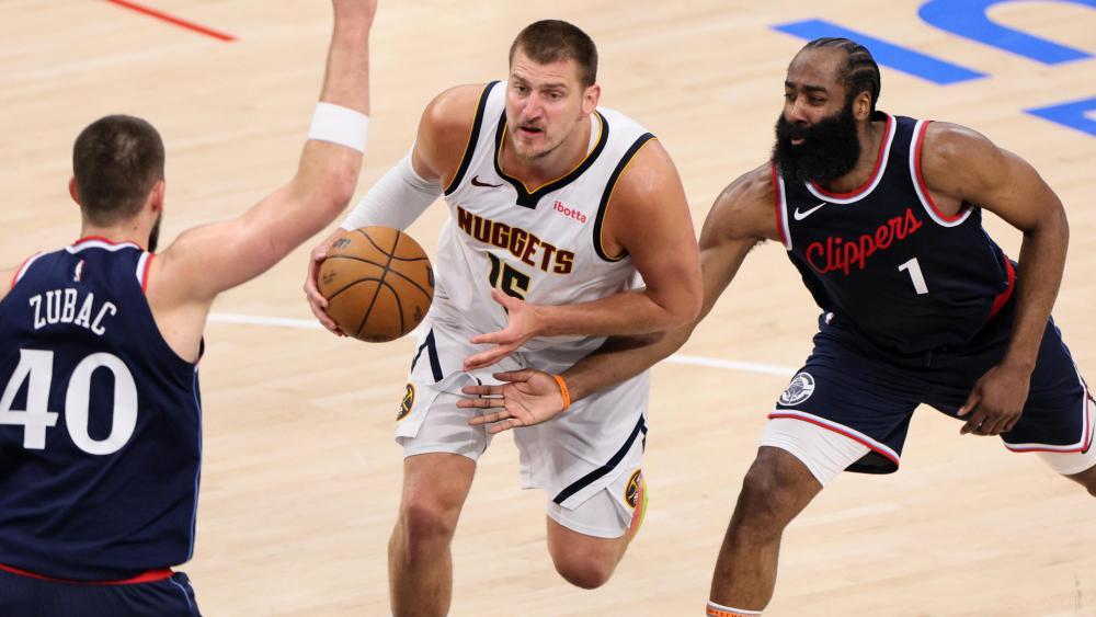 Nikola Jokic a atteint les quarts de finale avec les Denver Nuggets. © ANSA / ALLISON DINNER