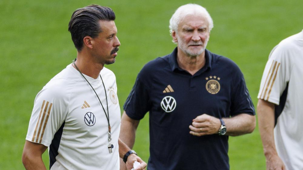 Sandro Wagner (l.) verlässt im Sommer die deutsche Nationalelf. © ANSA / Christopher Neundorf