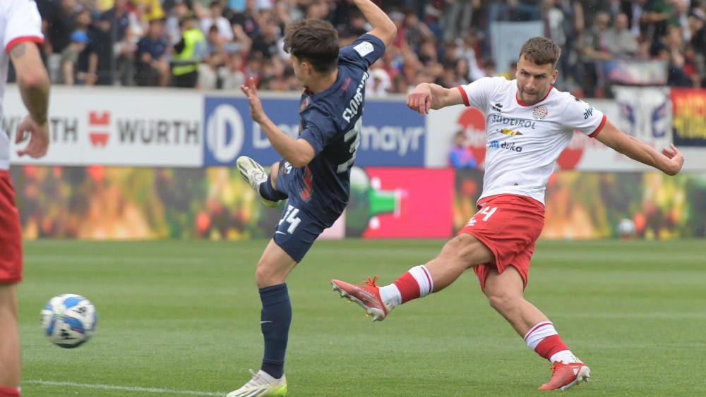 Schuss ins  Glück: Simone Davis Hammer landete – von Salvatore Molina abgefälscht – im Kasten. © DLife