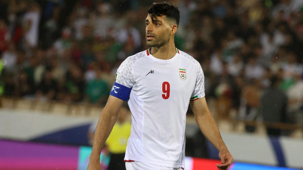 Inters iranischer Stürmer Mehdi Taremi kann sein Land nicht verlassen. © APA/afp / ATTA KENARE