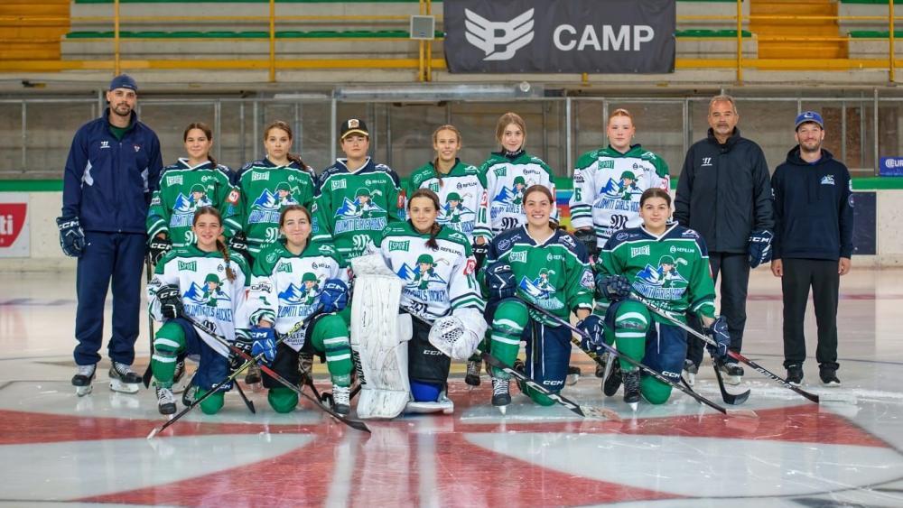 Diese-Hockey-Spielerinnen-schwitzen-auch-im-Sommer