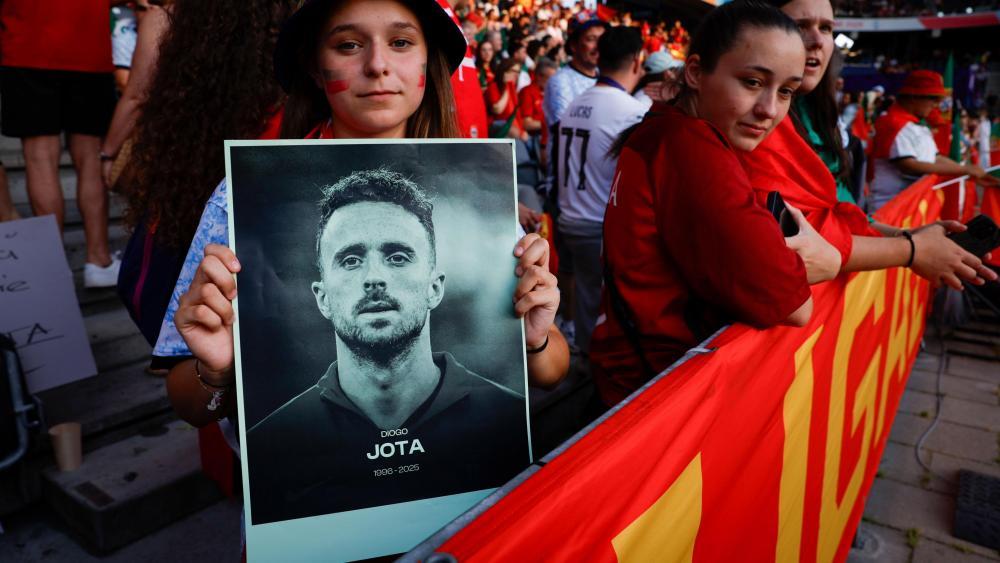 The grief for Diogo Jota is immense. © ANSA / NUNO VEIGA